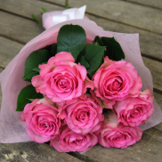 Букет из 7 розовых роз 